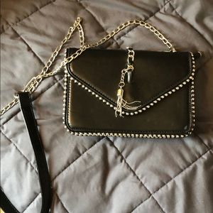 Pretty little thing crossbody
